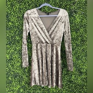 Chrome velvet long sleeve forever 21 minidress!
